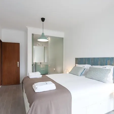 Grand House Bliss, By Timecooler Carcavelos (Lisbon)